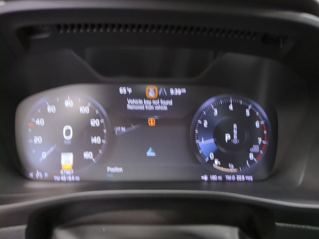 Used 2021 Volvo XC40 T5 Inscription image 6