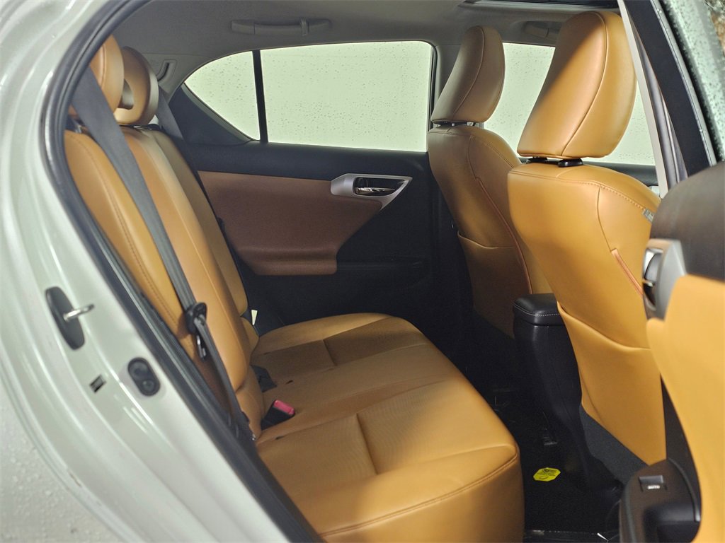 Used 2011 Lexus CT 200h image 13