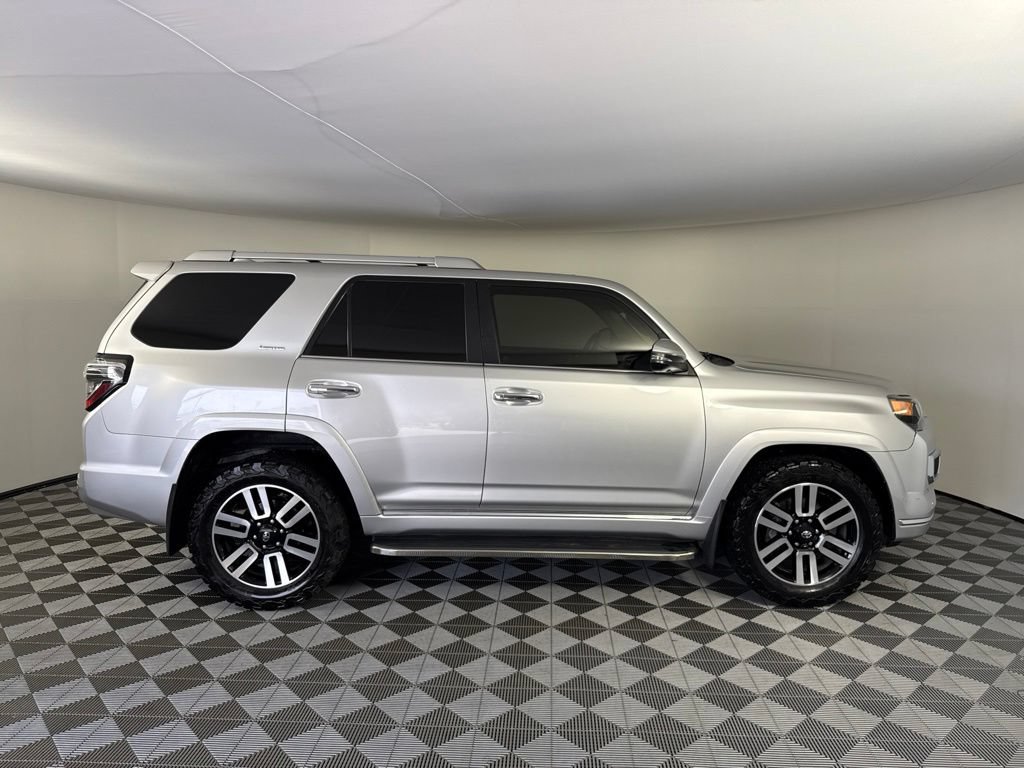 Used 2022 Toyota 4Runner Limited AWD/4WD image 6