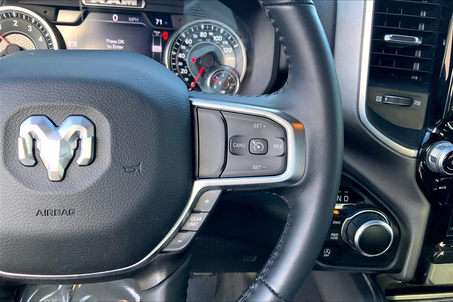 Certified 2024 RAM 1500 Big Horn AWD/4WD image 23
