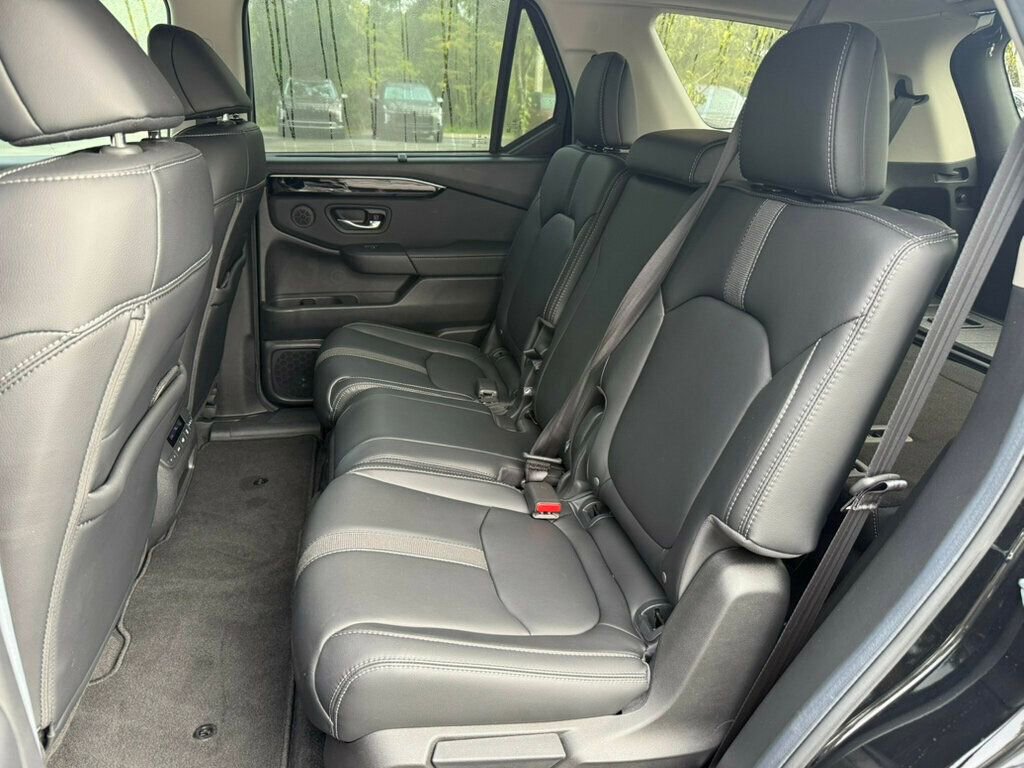 Used 2025 Honda Pilot EX-L image 7