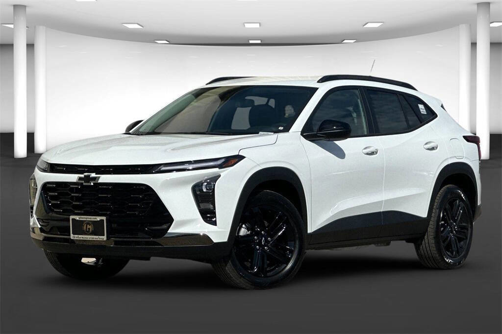 New 2025 Chevrolet Trax ACTIV w/ Driver Confidence Package image 2