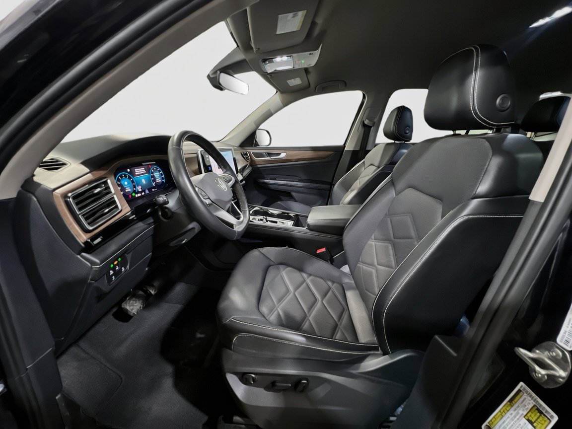 Used 2024 Volkswagen Atlas SE AWD/4WD image 14