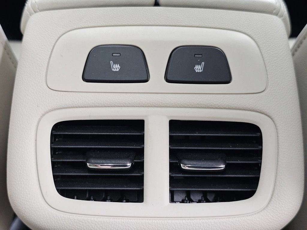 Used 2022 Buick Envision Avenir w/ Premium Seat Package FWD image 31