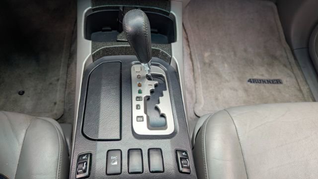 Used 2004 Toyota 4Runner Limited image 37