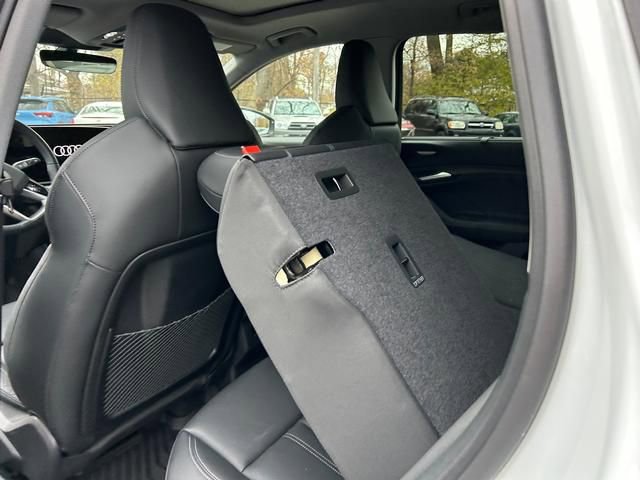 Used 2025 Audi Q6 e-tron Premium Plus w/ Premium Plus image 12