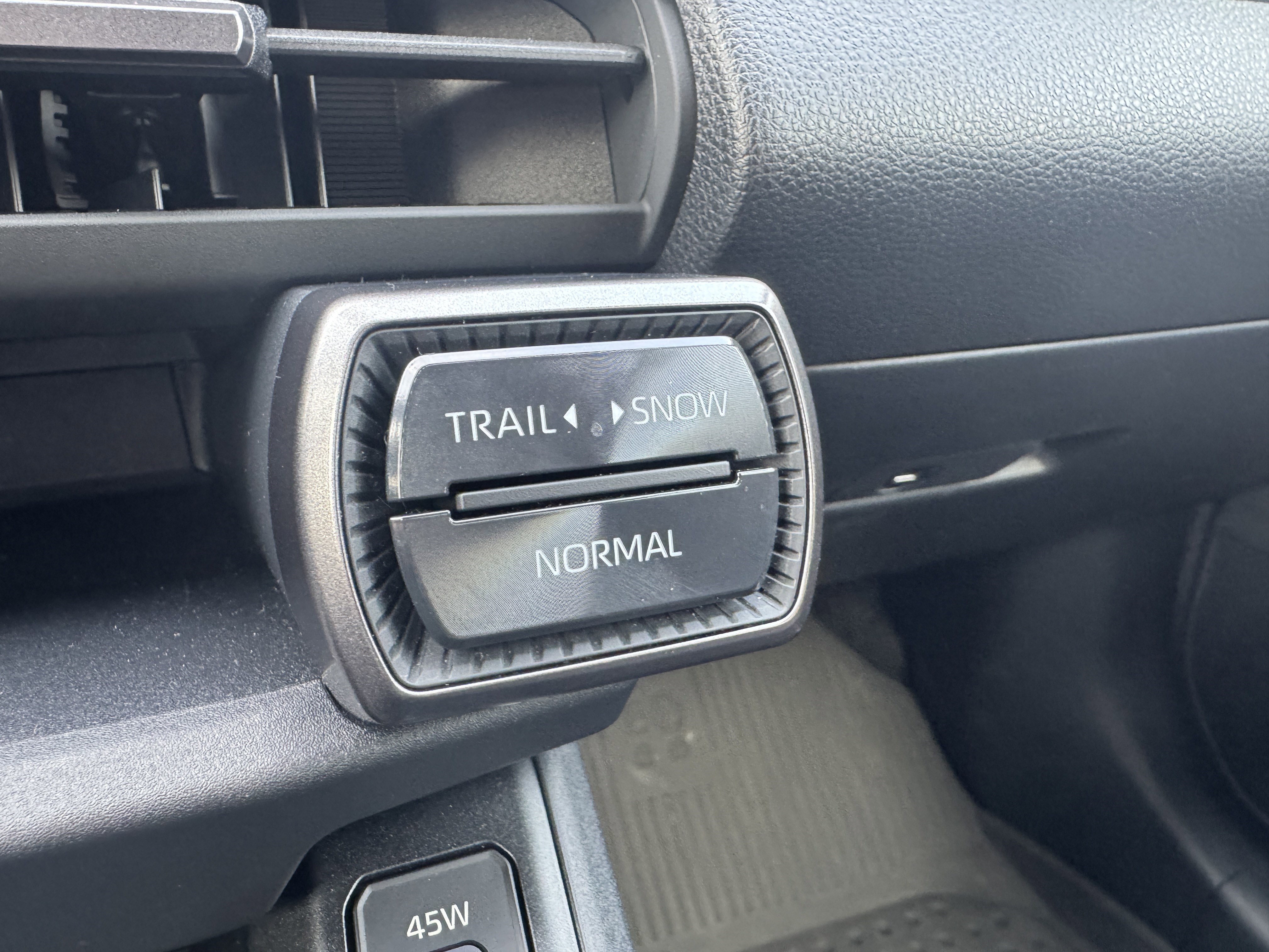 Used 2026 Toyota RAV4 XSE w/ Weather Package image 33