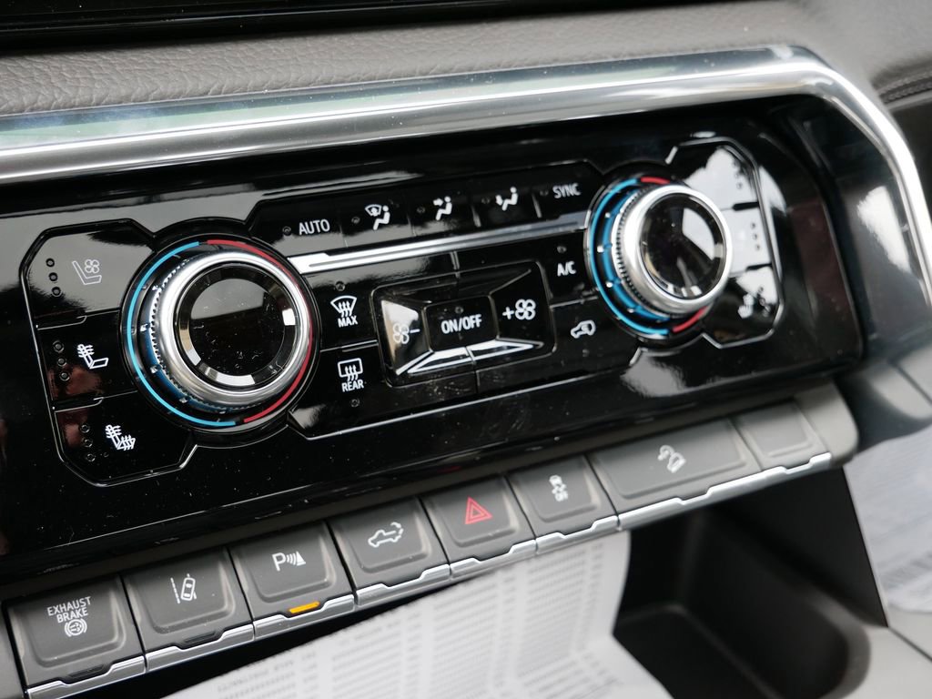 New 2026 GMC Sierra 3500 Denali w/ Denali Reserve Package image 15