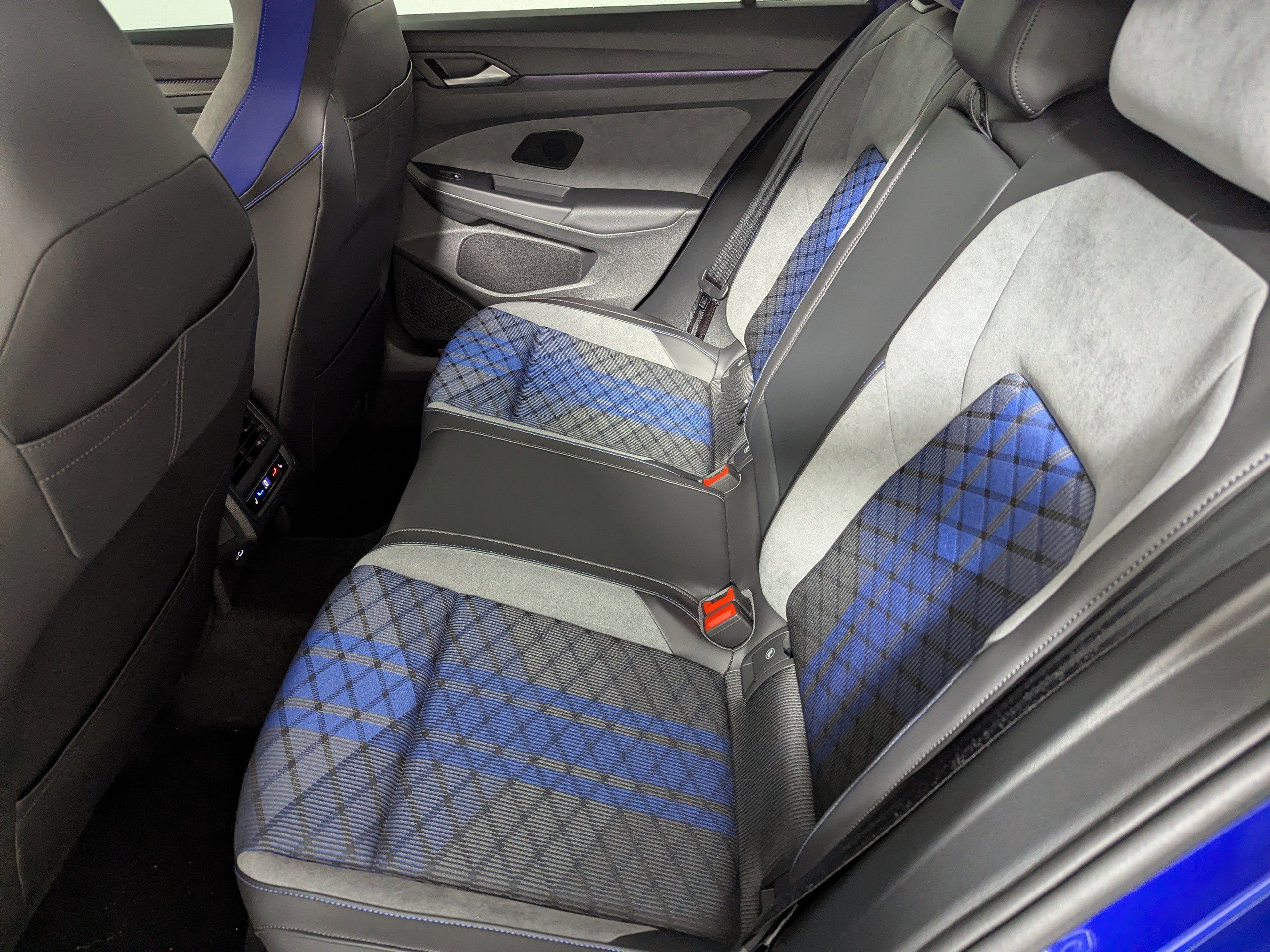 Used 2025 Volkswagen Golf R Black Edition image 29