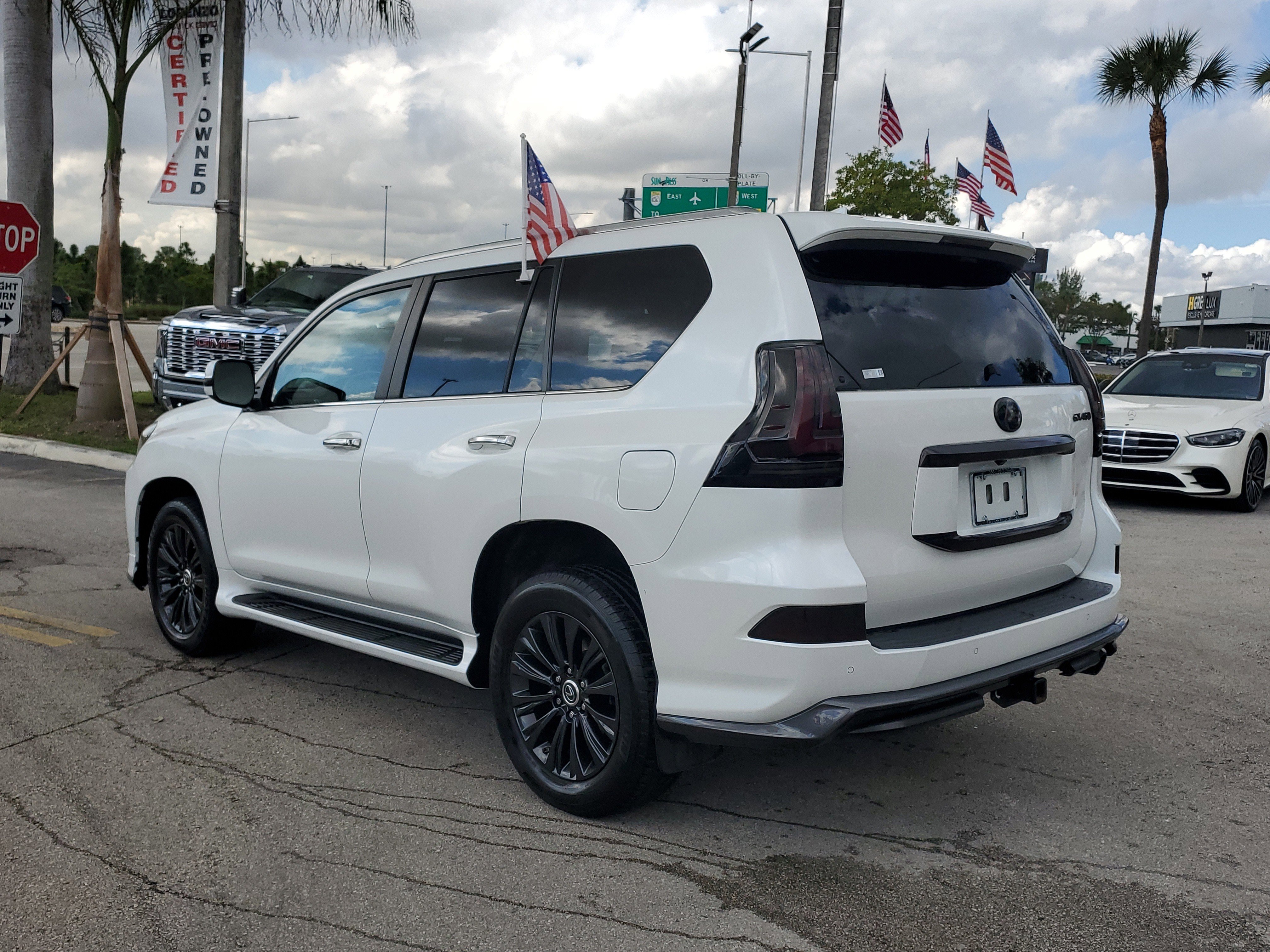 Used 2022 Lexus GX 460 Premium w/ Accessory Package image 7