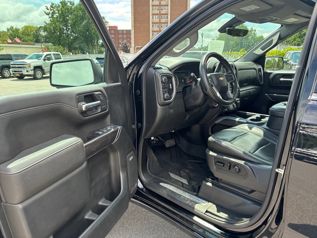 Used 2019 Chevrolet Silverado 1500 LTZ w/ LTZ Premium Package AWD/4WD image 11