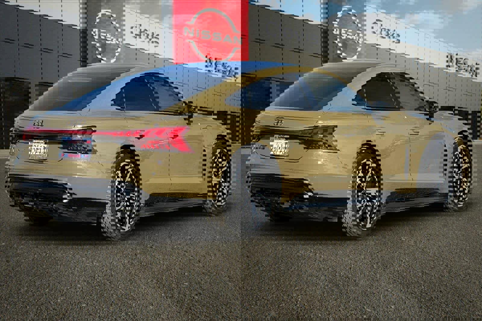 Used 2023 Audi e-tron GT Premium Plus w/ Performance Package image 3