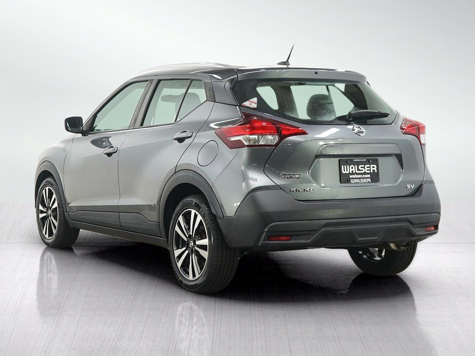 Used 2019 Nissan Kicks SV FWD image 3