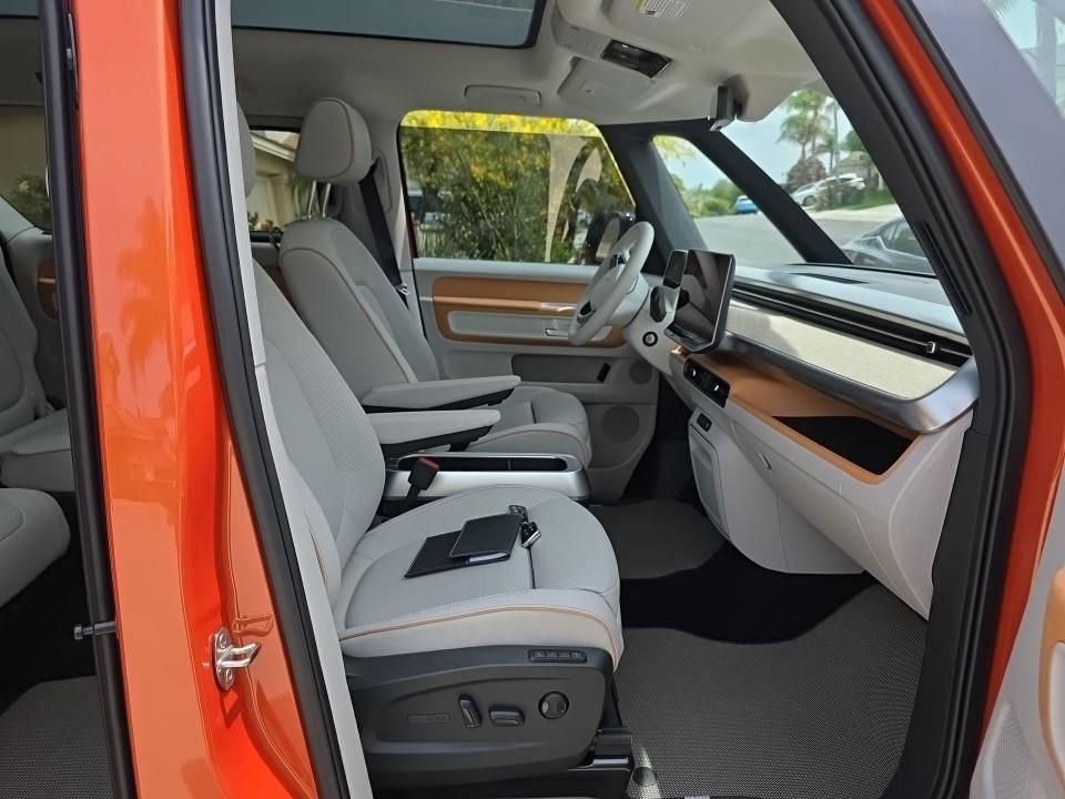 Used 2025 Volkswagen ID. Buzz Pro S Plus image 3