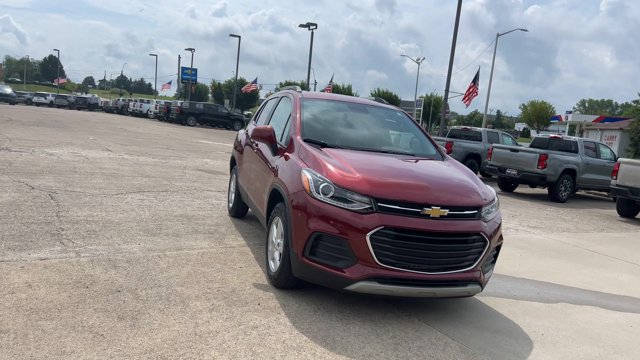 Used 2022 Chevrolet Trax LT w/ Driver Confidence Package AWD/4WD image 3