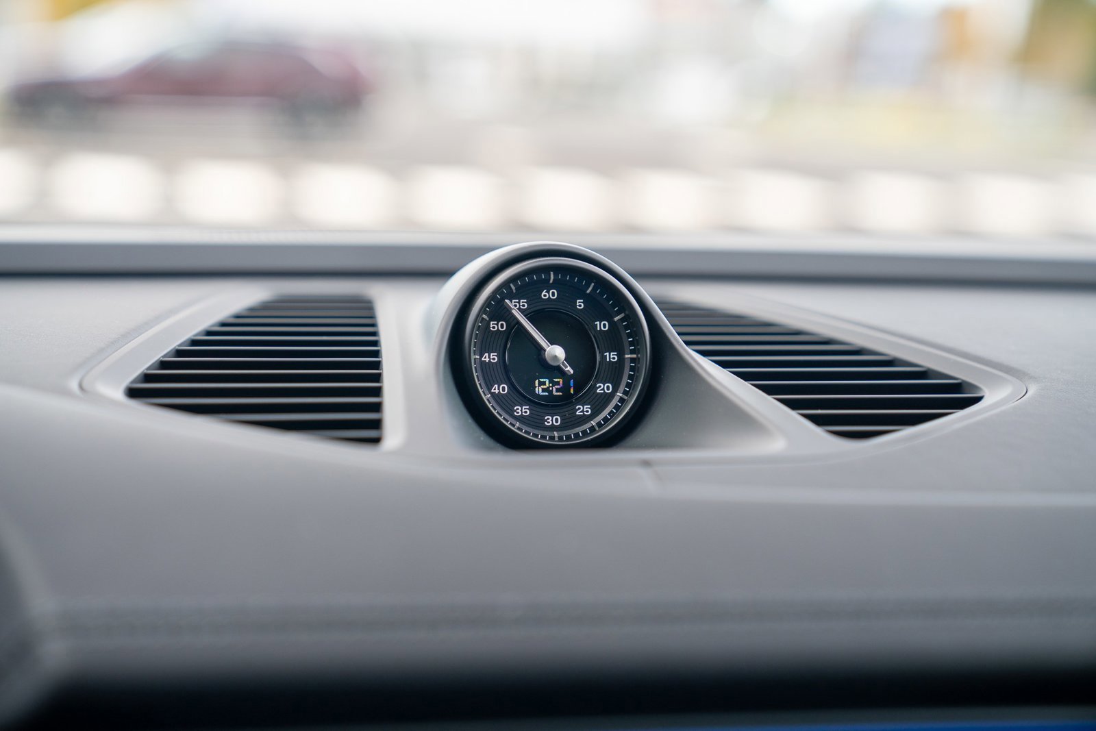 New 2025 Porsche Macan 4S Electric image 17