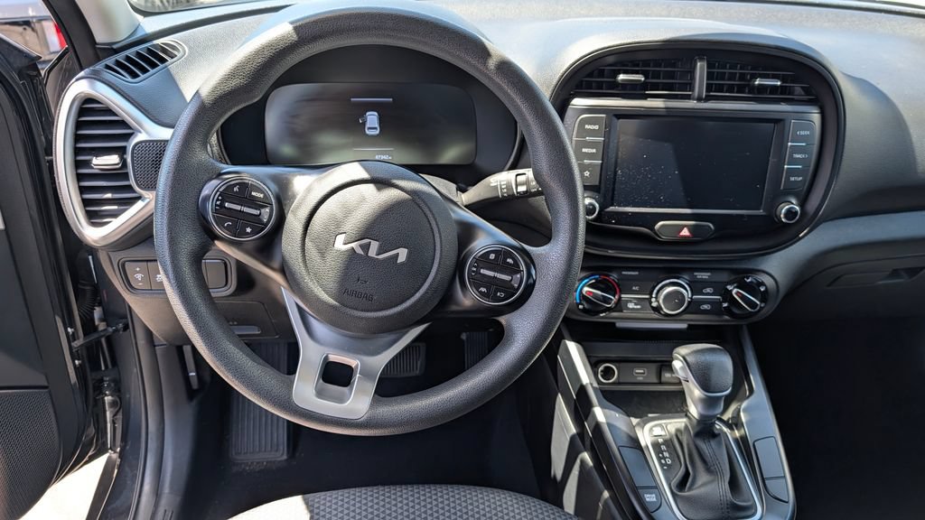 Used 2024 Kia Soul FWD image 3