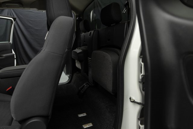 Used 2019 Nissan Frontier SV image 14