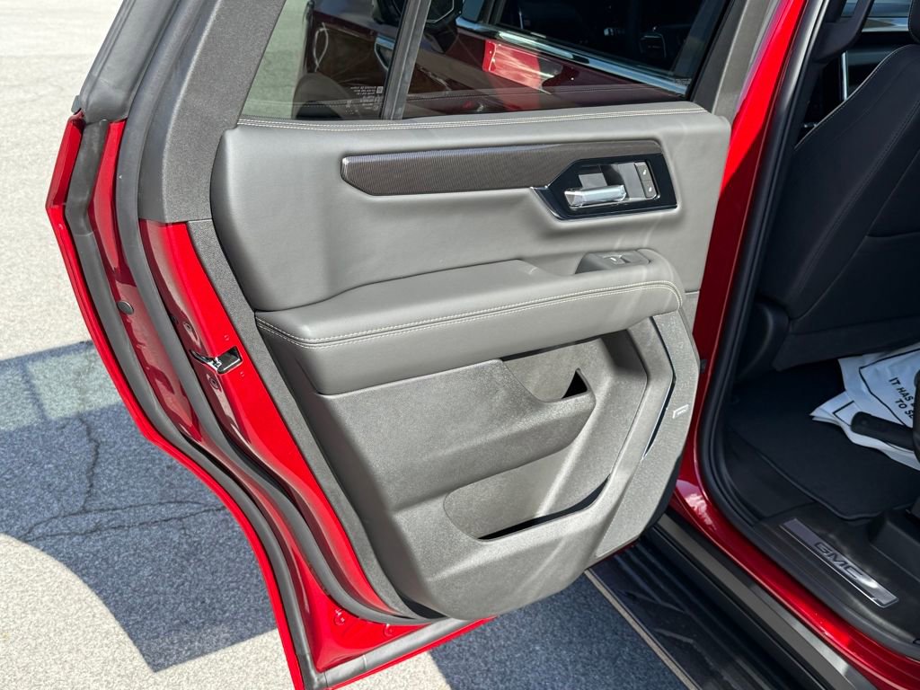 New 2026 GMC Yukon Elevation image 16
