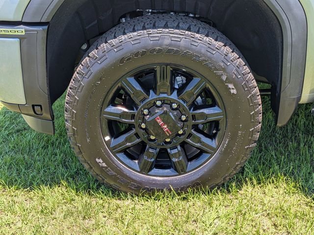 New 2026 GMC Sierra 2500 AT4 w/ AT4 Premium Plus Package AWD/4WD image 10
