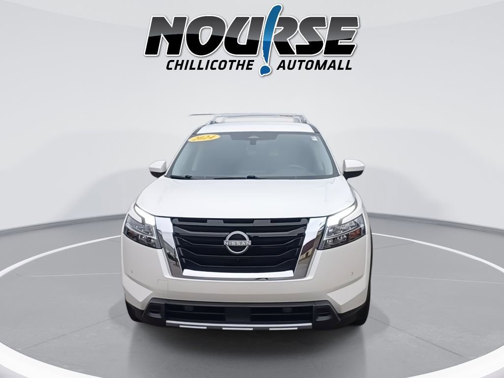 Used 2024 Nissan Pathfinder SL image 3