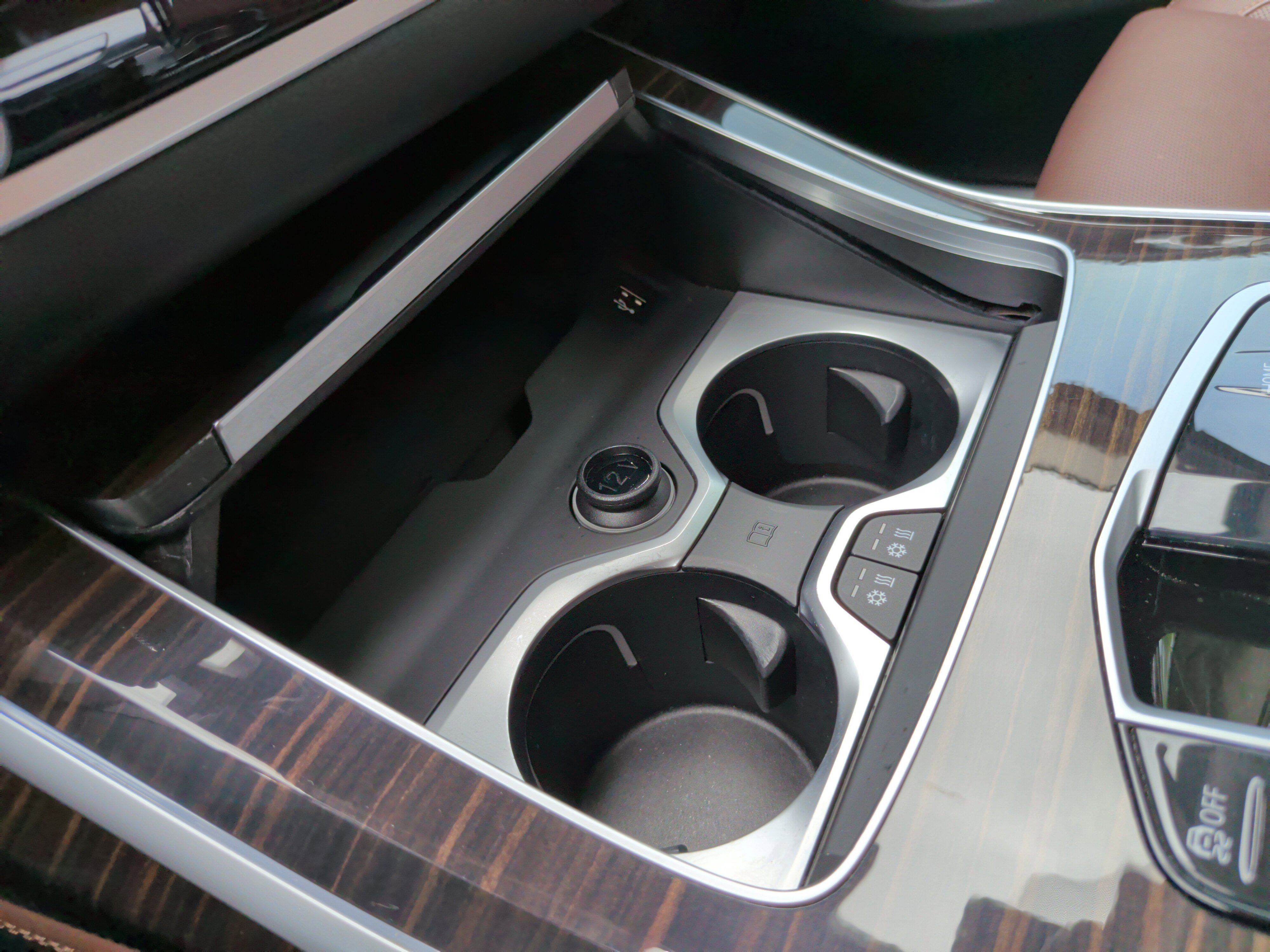 Certified 2024 BMW X7 xDrive40i w/ Executive Package image 16