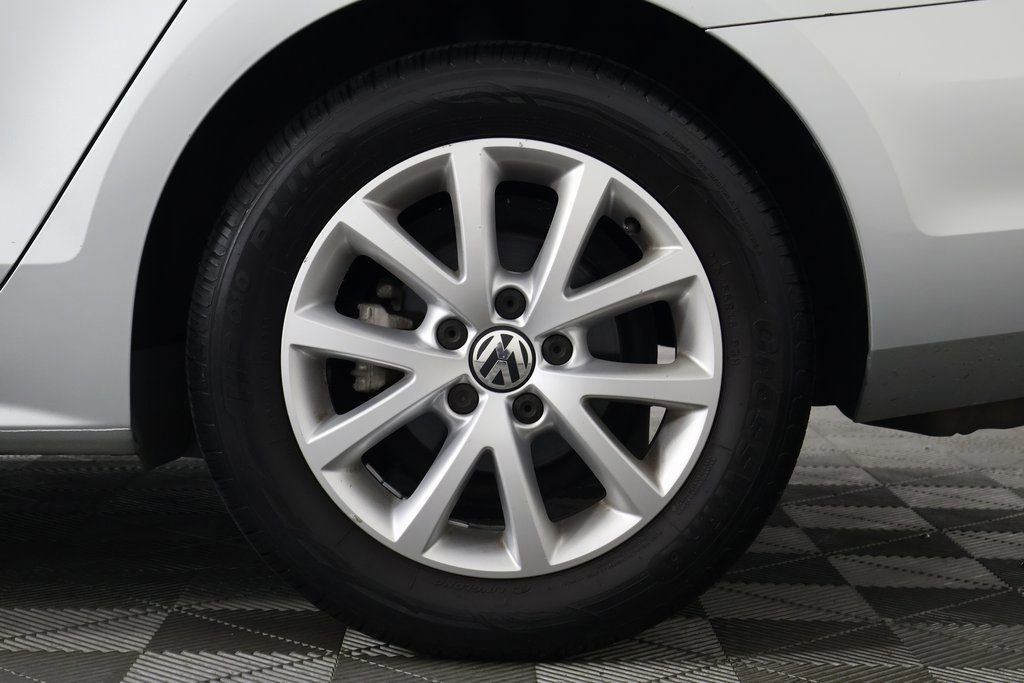 Used 2015 Volkswagen Jetta SE image 16