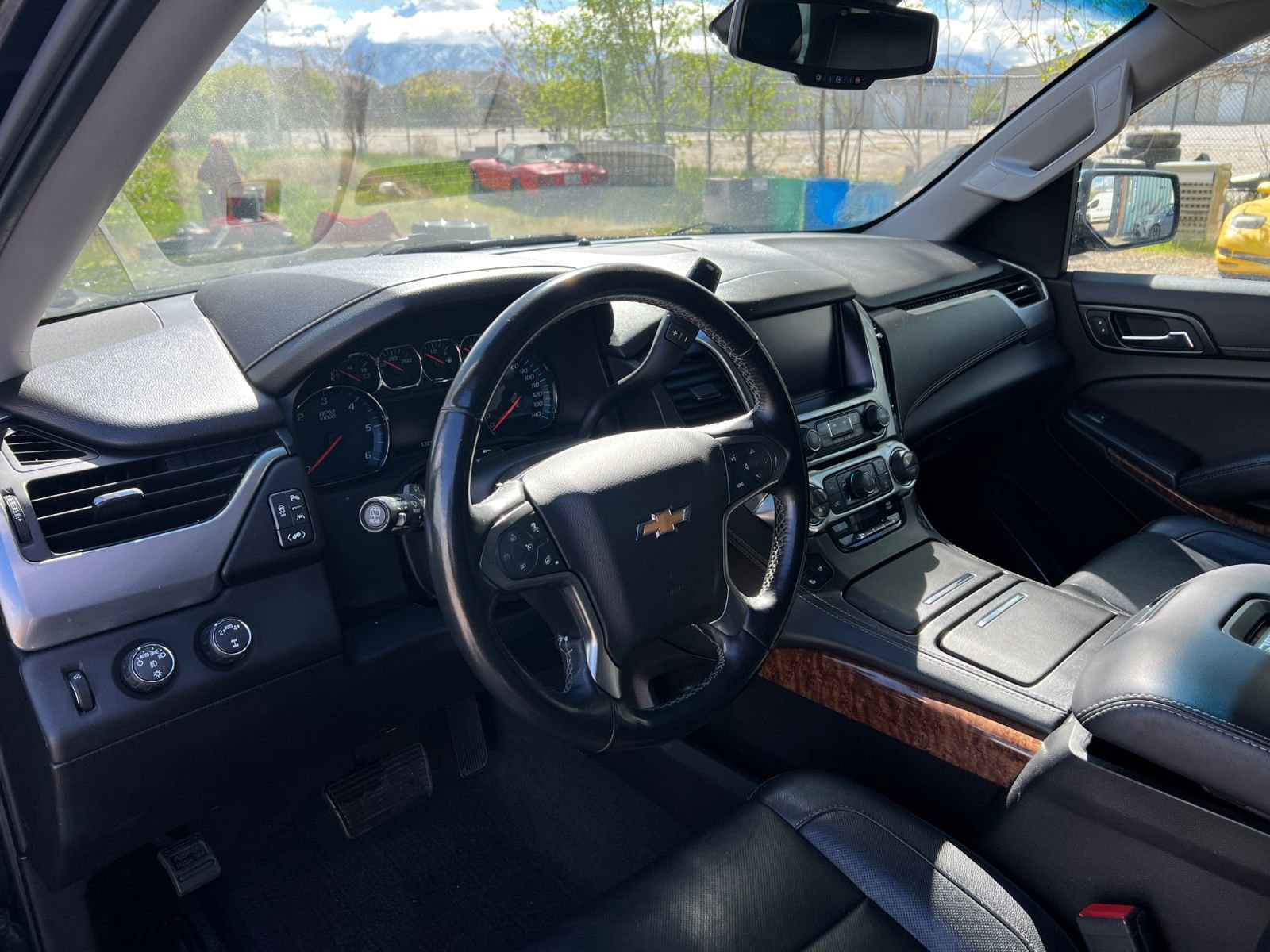 Used 2020 Chevrolet Suburban Premier image 18