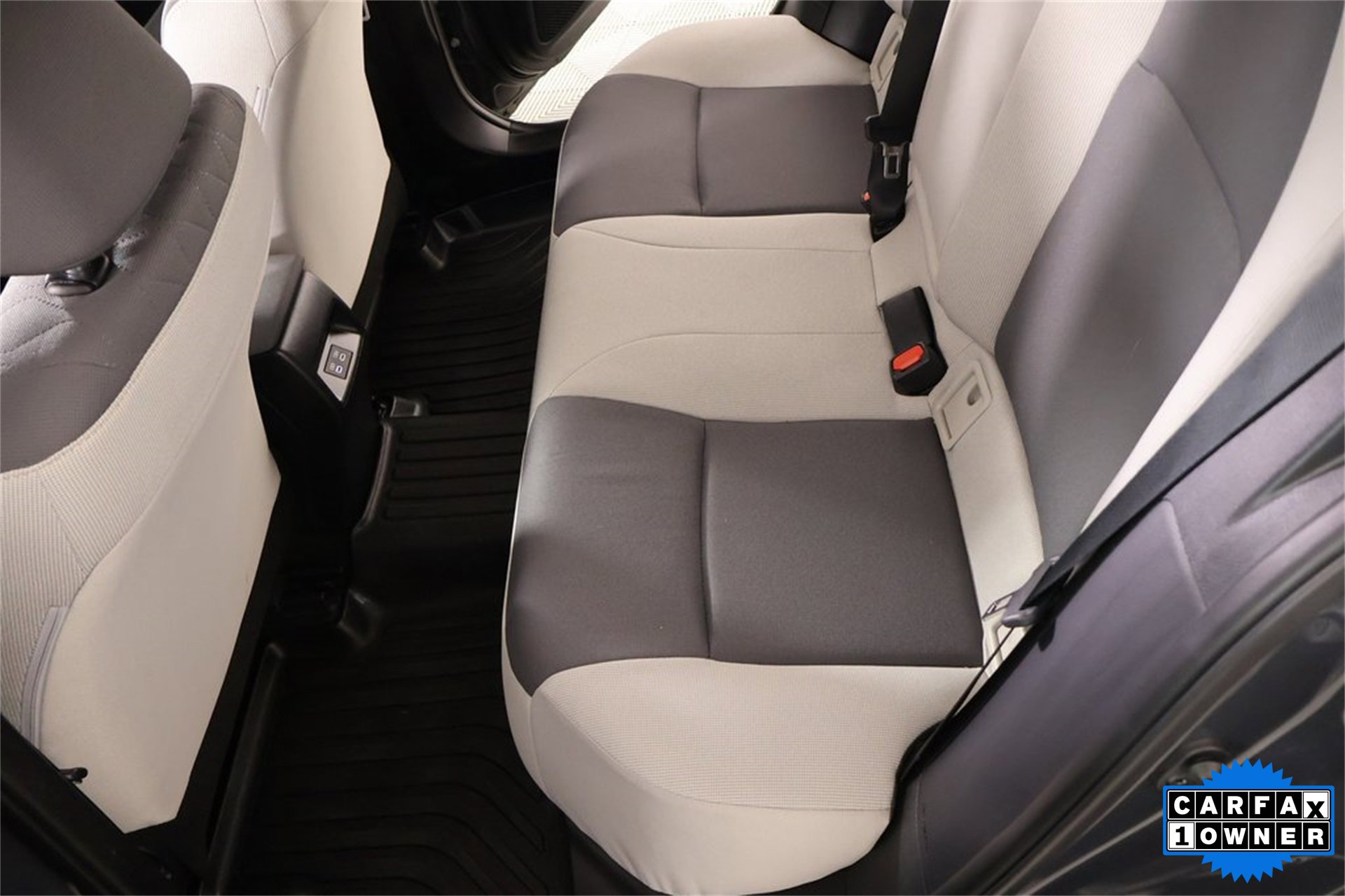 Used 2025 Toyota Corolla LE image 11