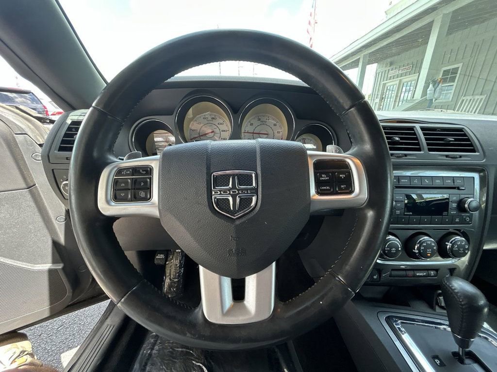 Used 2014 Dodge Challenger SXT Plus RWD image 15