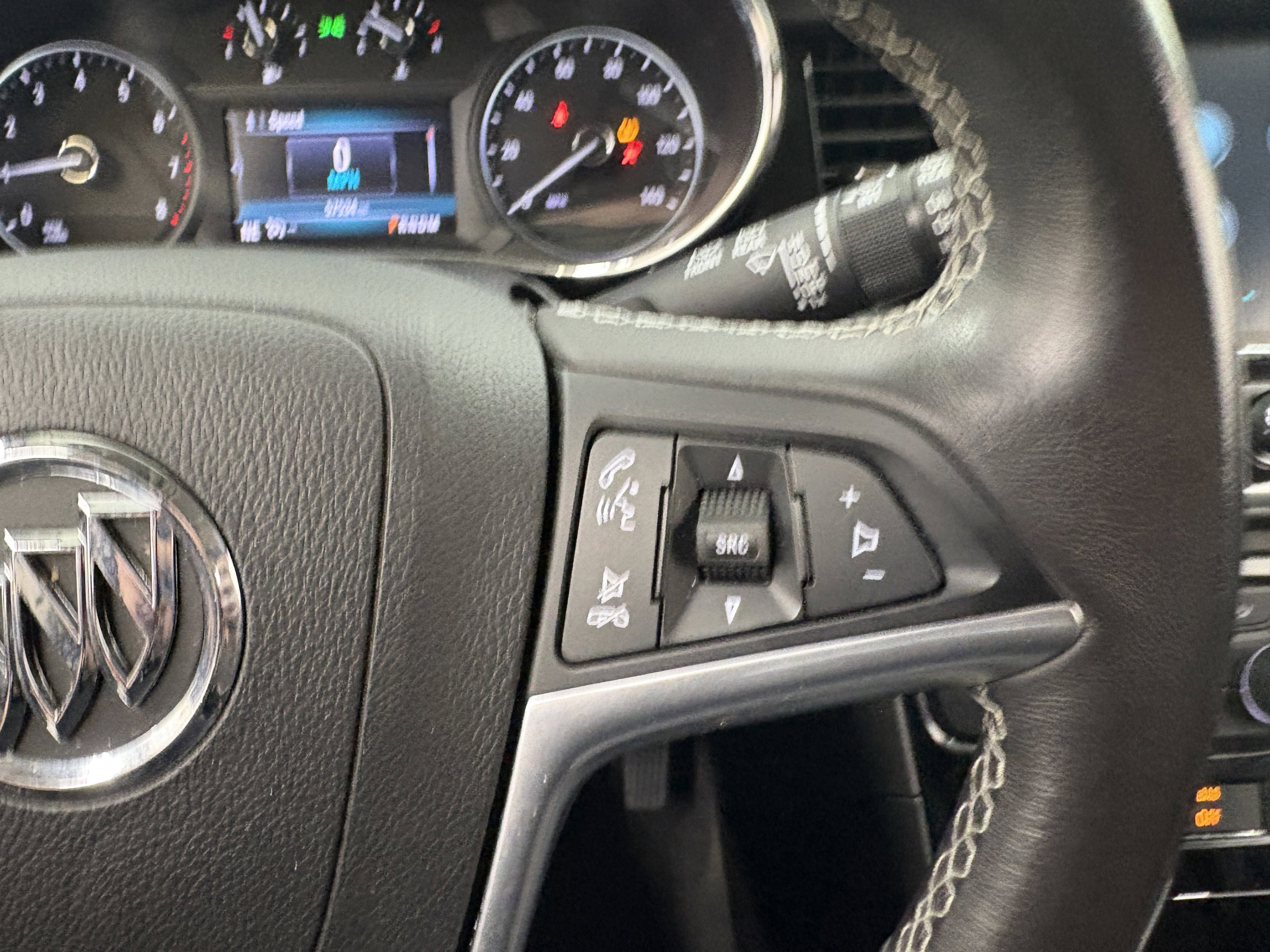 Used 2021 Buick Encore Preferred image 28