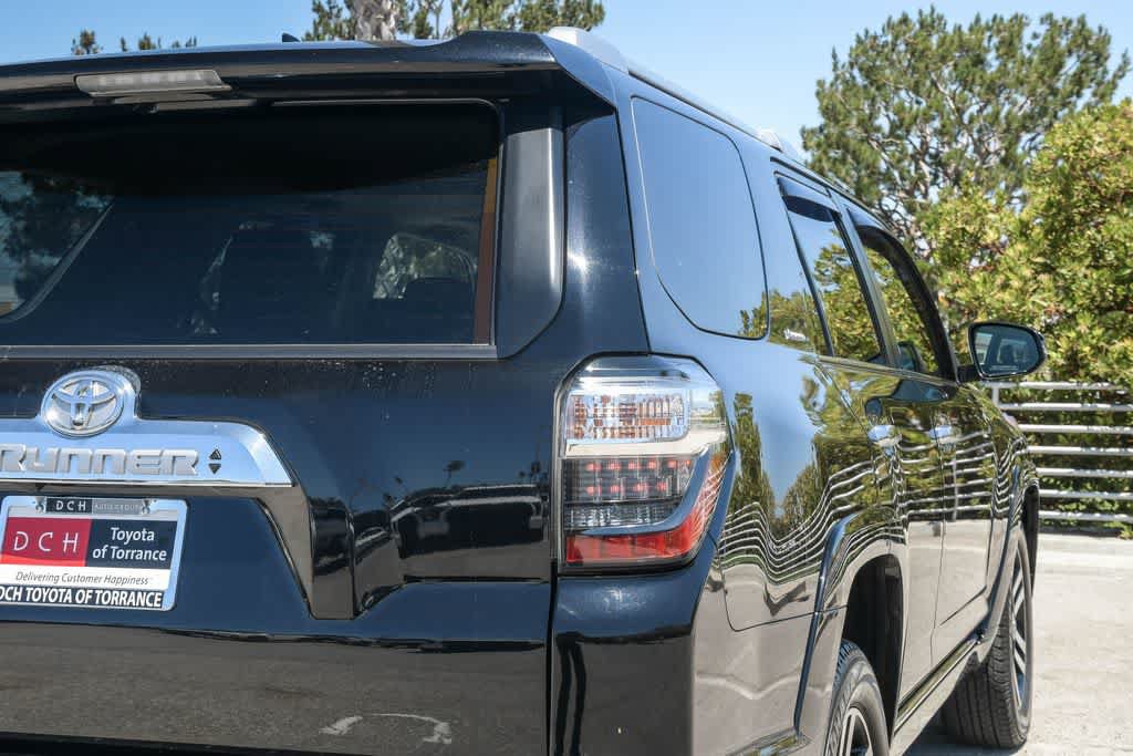Used 2022 Toyota 4Runner Limited RWD image 9