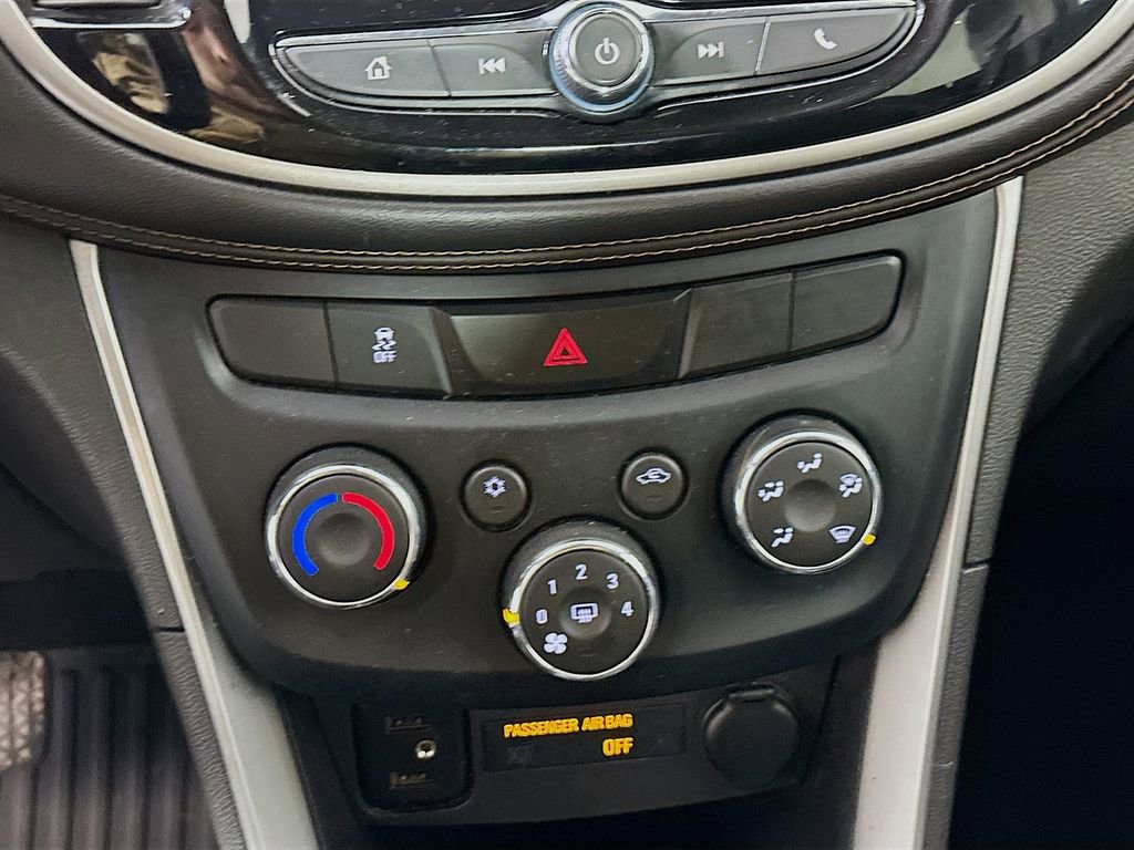 Used 2019 Chevrolet Trax LT w/ LT Convenience Package image 15
