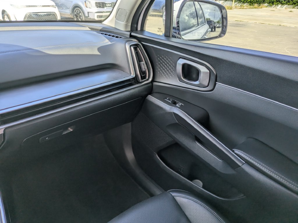 Certified 2026 Kia Sorento S w/ S Panoramic Sunroof Package FWD image 17
