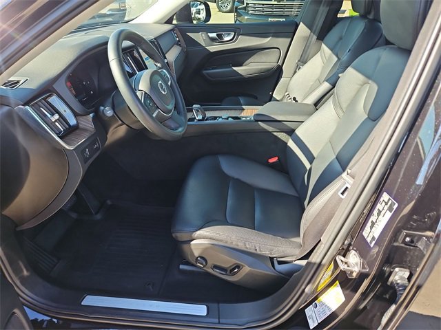 Used 2022 Volvo XC60 B5 Momentum w/ Climate Package image 20