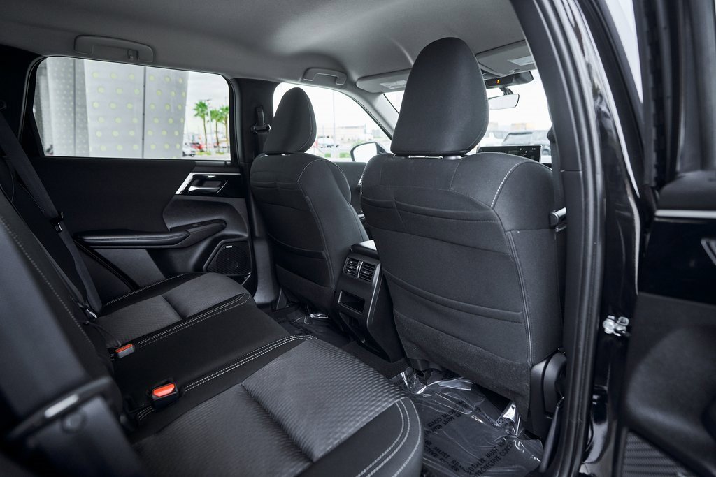 Used 2025 Mitsubishi Outlander ES image 28