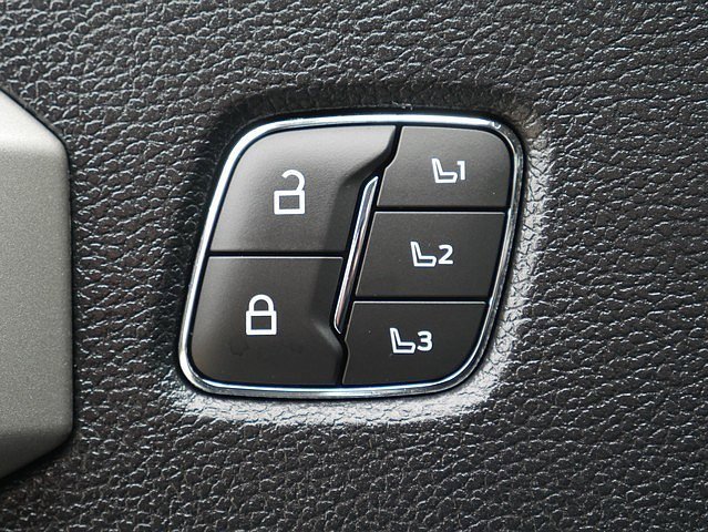 Used 2020 Ford F250 Lariat w/ Lariat Ultimate Package image 26