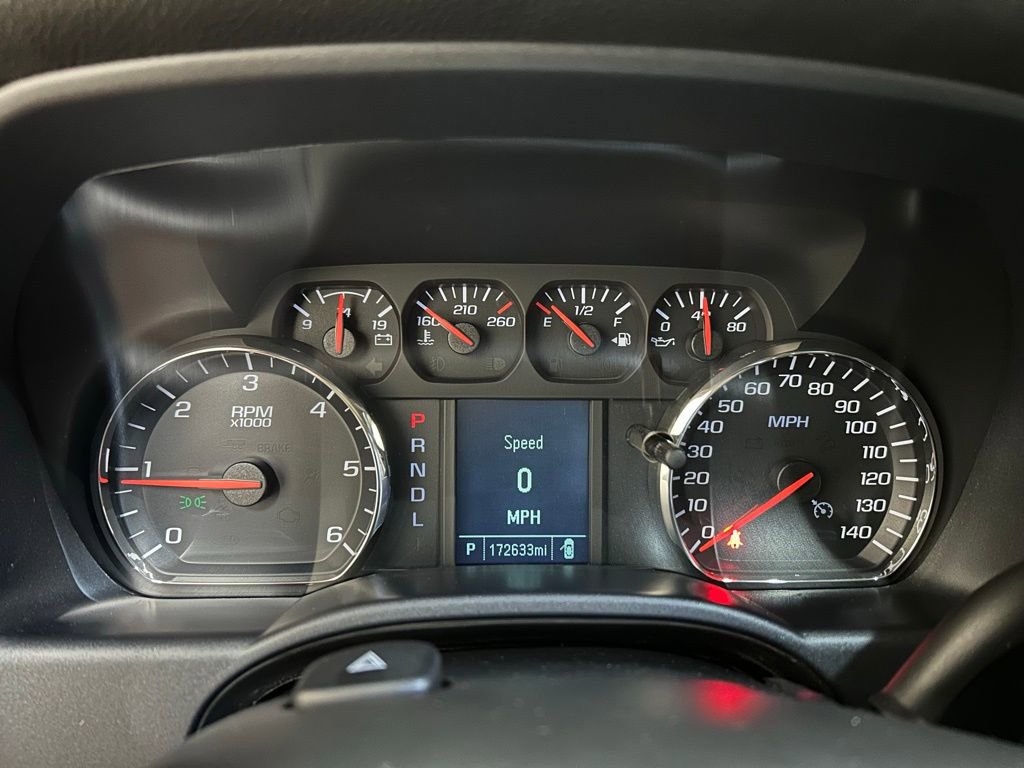 Used 2018 Chevrolet Silverado 1500 Custom w/ Custom Value Package AWD/4WD image 17