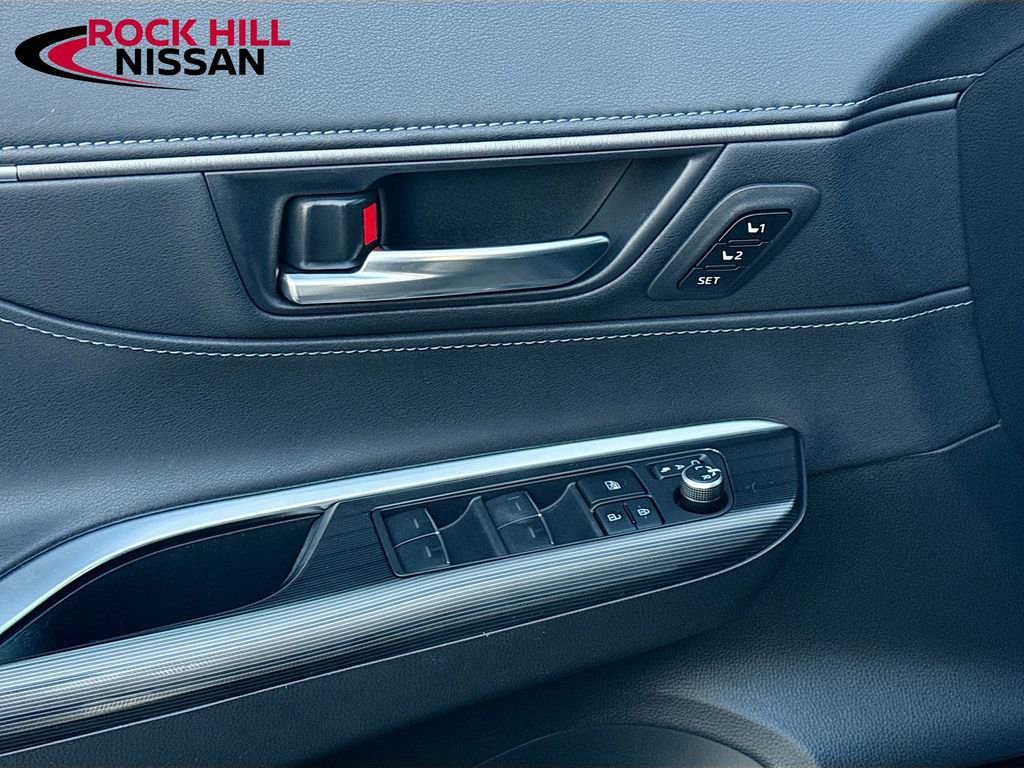 Used 2021 Toyota Venza XLE image 18