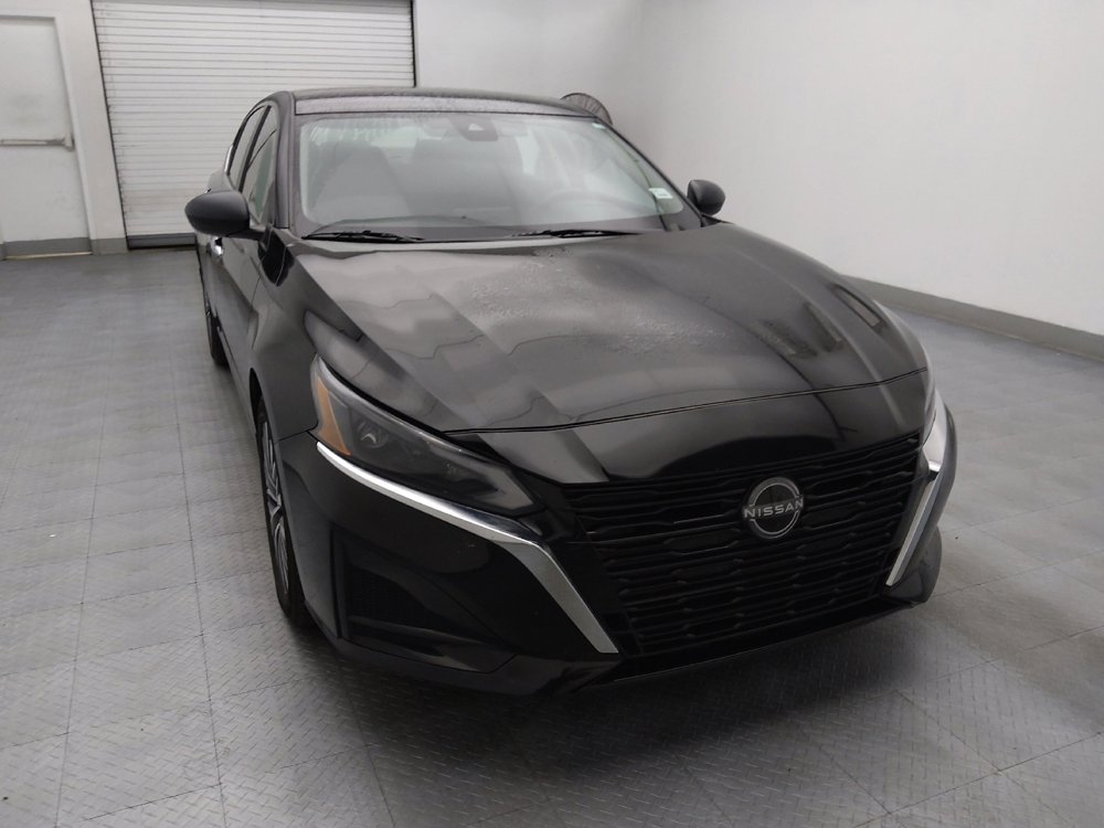 Used 2024 Nissan Altima 2.5 SV image 14