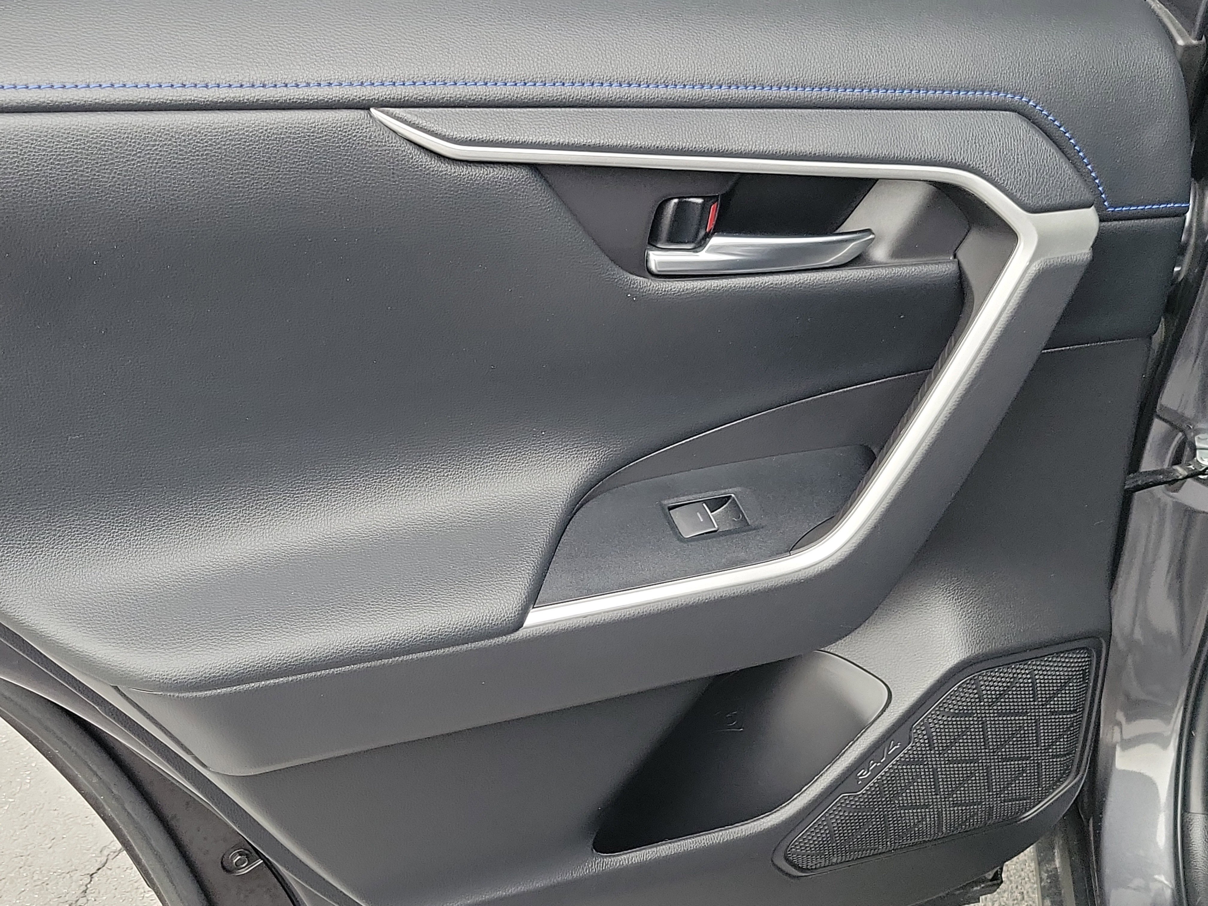 Certified 2022 Toyota RAV4 XSE image 12