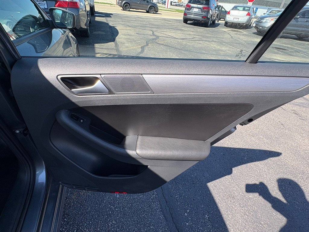 Used 2016 Volkswagen Jetta Sport image 14