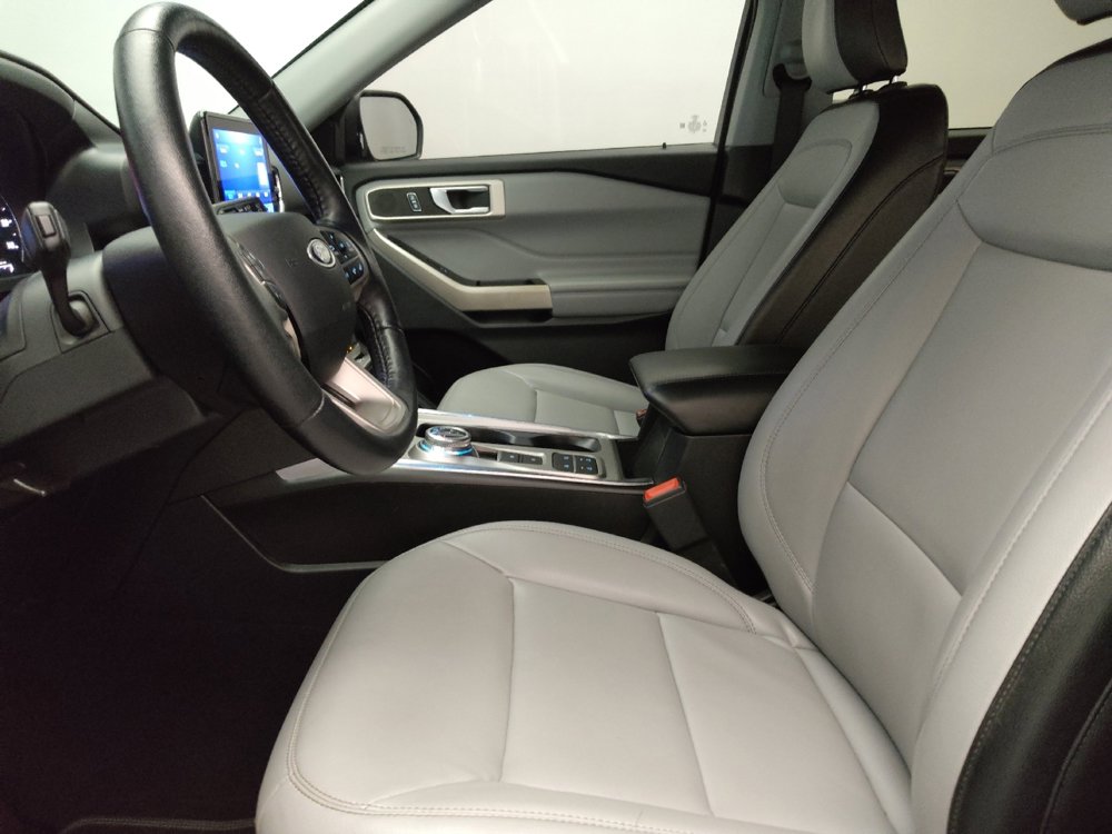 Used 2021 Ford Explorer XLT w/ Equipment Group 202A image 17