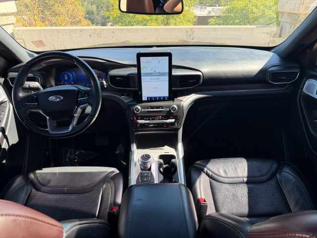 Used 2020 Ford Explorer Platinum w/ Premium Technology Package AWD/4WD image 15