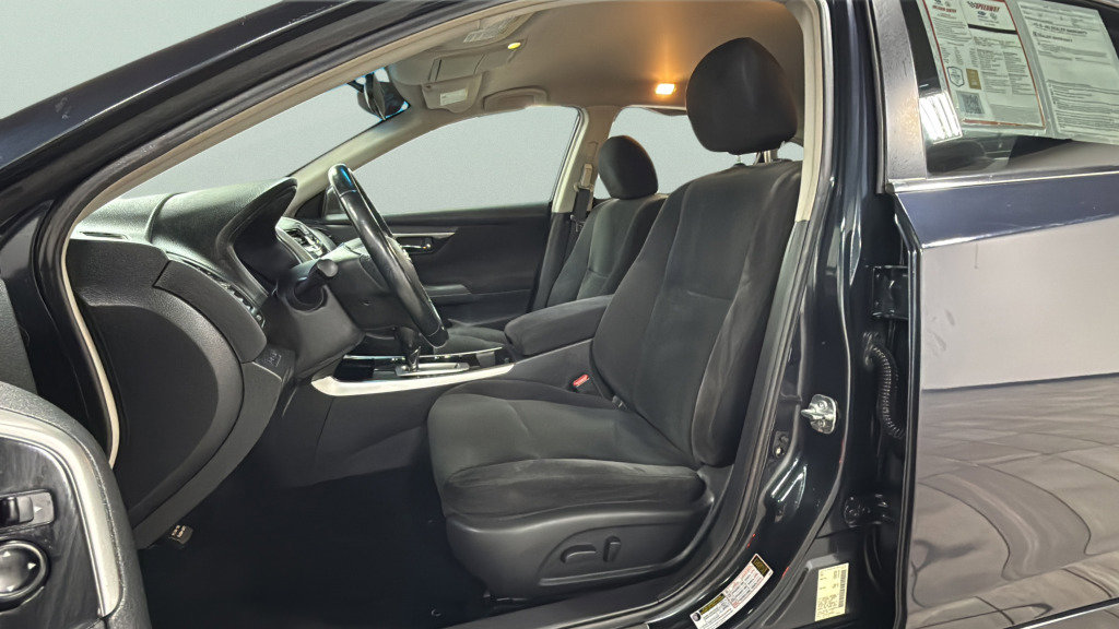Used 2013 Nissan Altima 2.5 SV FWD image 17