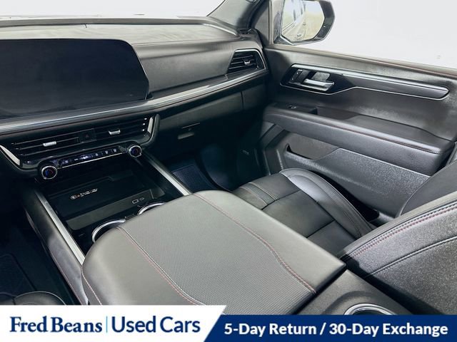 Used 2025 Chevrolet Suburban RST w/ RST Capability Package image 27