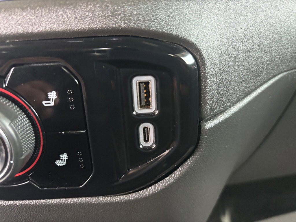 Used 2024 Chevrolet Silverado 2500 LTZ AWD/4WD image 17