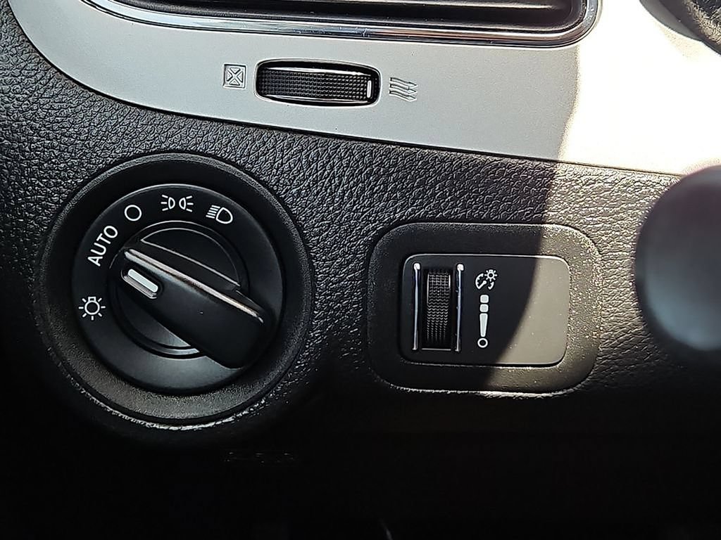 Used 2020 Dodge Journey SE FWD image 23
