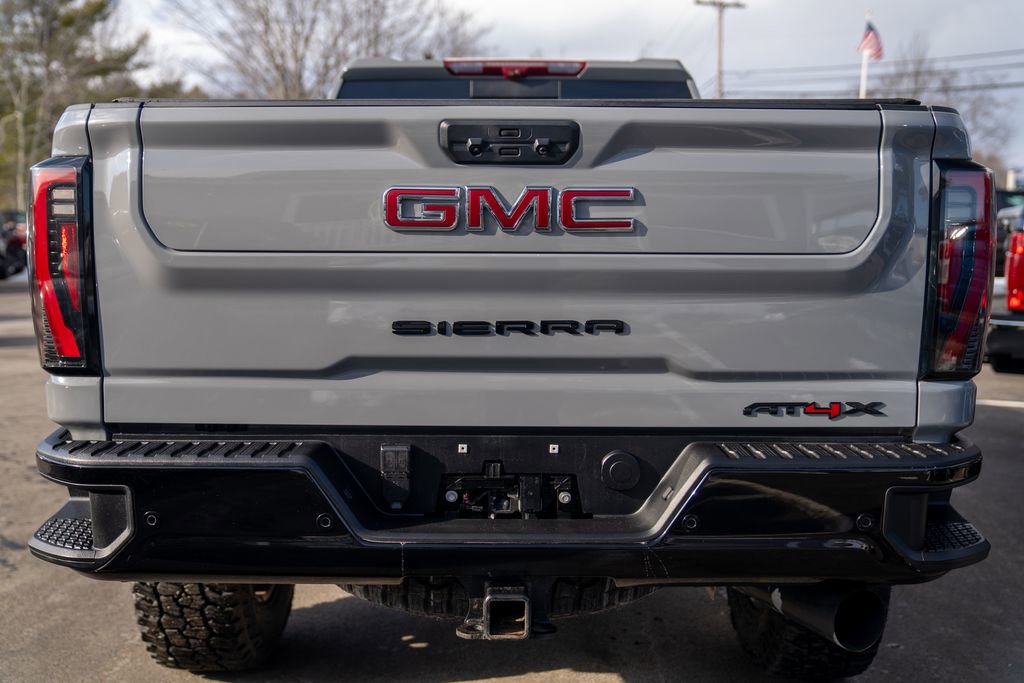 Used 2024 GMC Sierra 2500 AT4X image 5