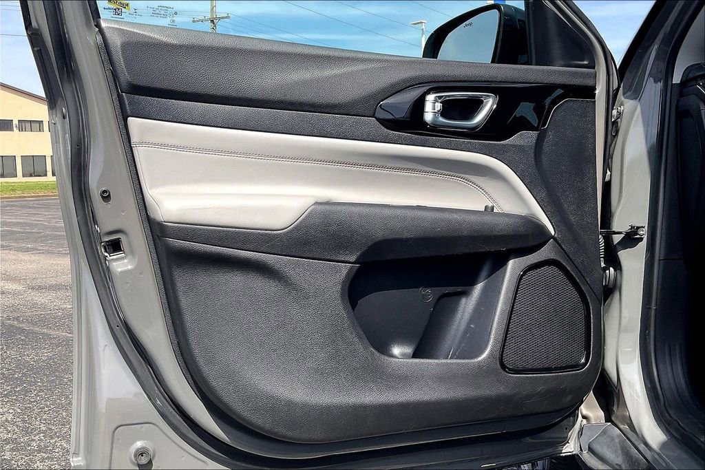 Used 2022 Jeep Compass Limited image 24